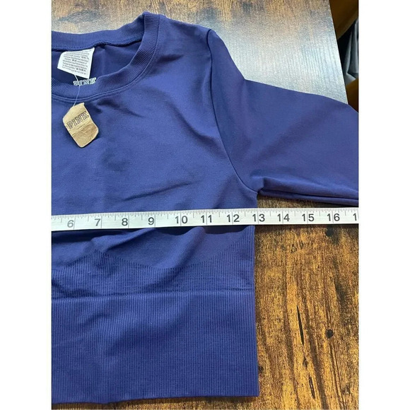 PINK SEAMLESS LONG-SLEEVE CROP TOP Size XS - Picture 10 of 13